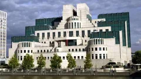 The UK's Secret Intelligence Service Rolls Out Encrypted Portal to Lure Intelligence Sources in Russia